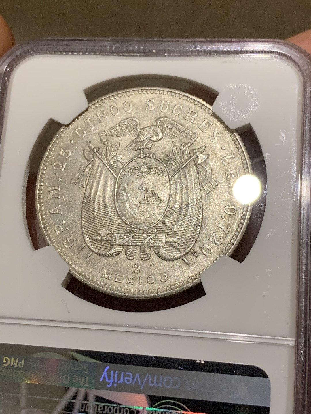 《竞宝斋》第43场-本周日，周一2场连拍（全场顺丰包邮） NGC-MS62 厄瓜多尔 1943年 5苏克雷 原光大银币 这发型得花掉多少摩丝呢？