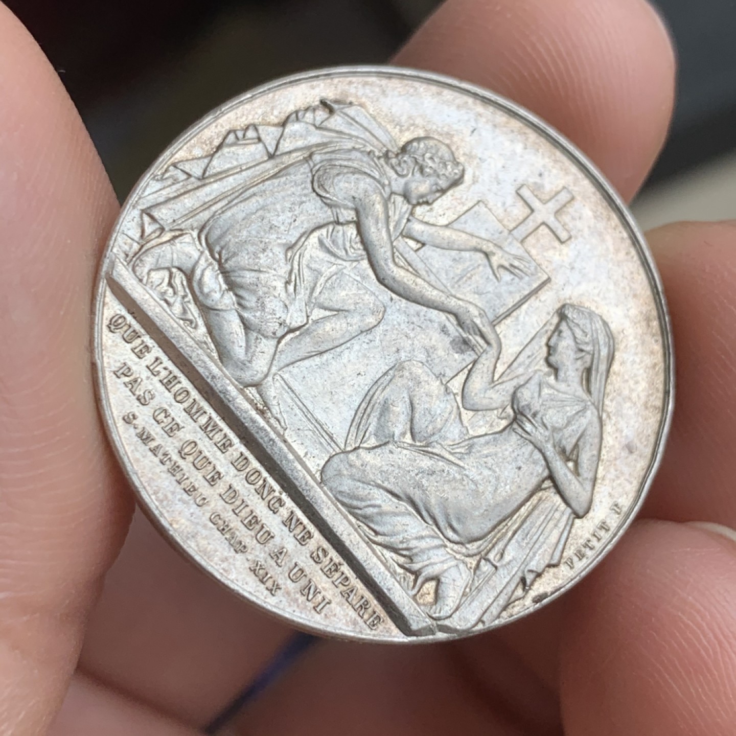 《竞宝斋》第43场-本周日，周一2场连拍（全场顺丰包邮） 法国高浮雕银质婚章 章牌家路易·米歇尔·珀蒂（1791-1844）作品 13.6克 30.1mm直径 丰饶角 银标