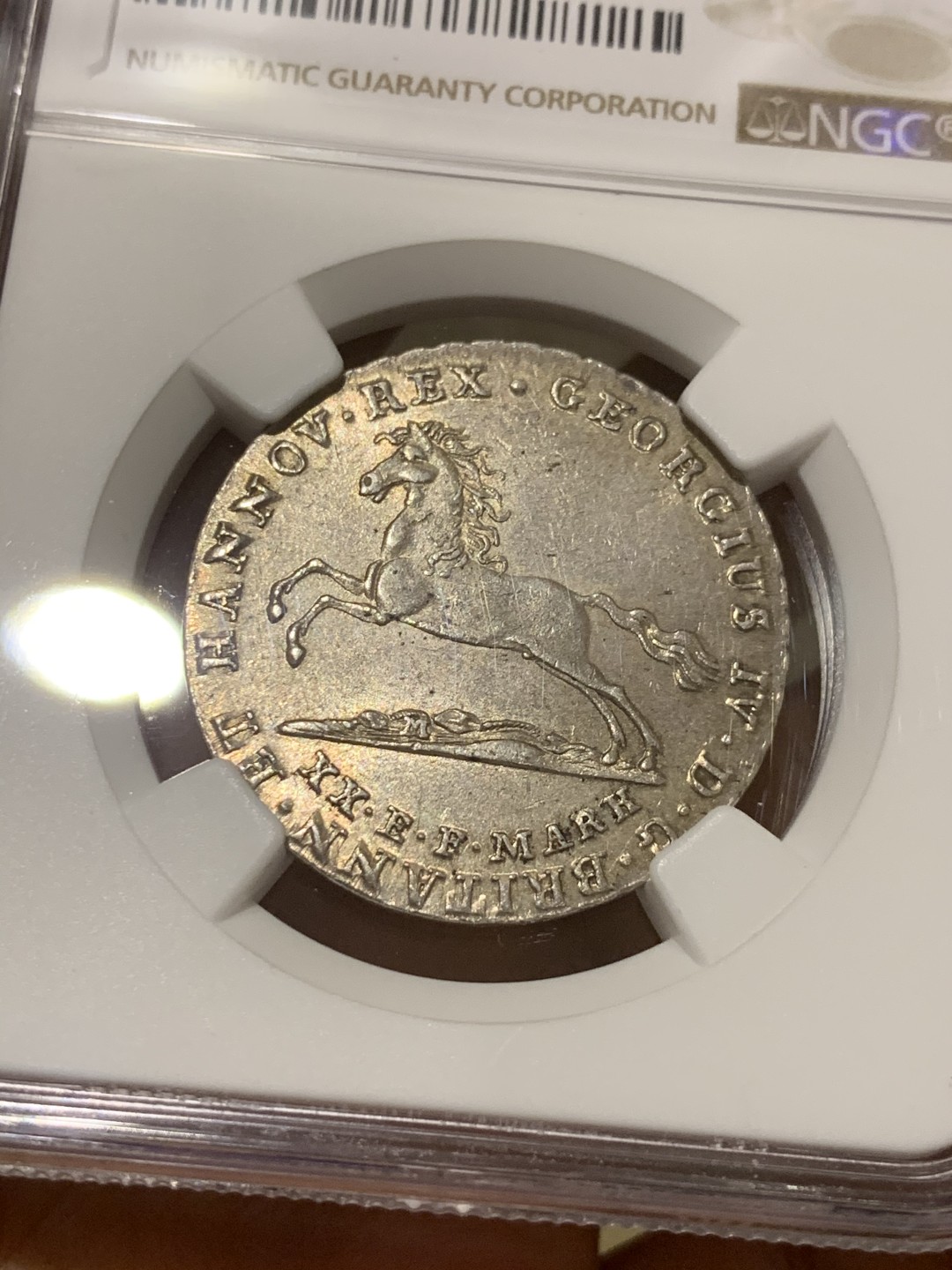 《竞宝斋》第43场-本周日，周一2场连拍（全场顺丰包邮） NGC-MS62 德国汉诺威 1827年 乔四宝马 16G 银币 这品有这品相已经是顶级了