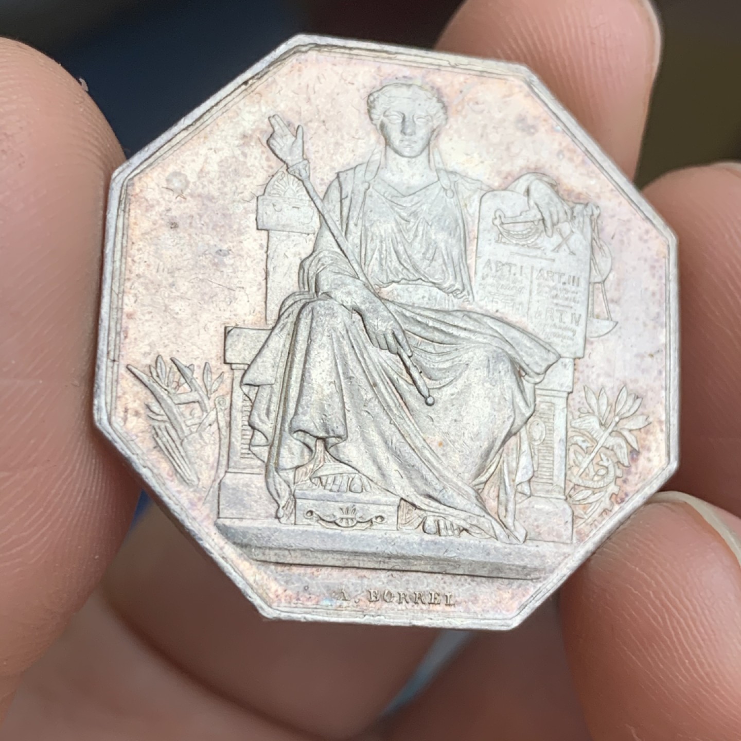 《竞宝斋》第43场-本周日，周一2场连拍（全场顺丰包邮） 法国 拉罗谢尔区 公证人 八角银质代币 14.2克 33.5mm  丰饶角 银标