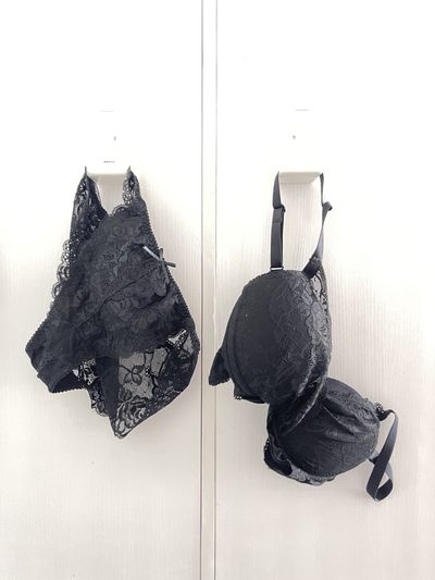 零元拍：真正顶级收藏品：波多野结衣旗袍主题套装，内含亲穿旗袍与内衣3件套+亲签拍立得3枚，共六件收藏品，该造型藏品仅一套，one of one，日本粉丝见面会发布产品，带产品说明发布日期等说明，仅此一套，错过没有，终极毕业收藏