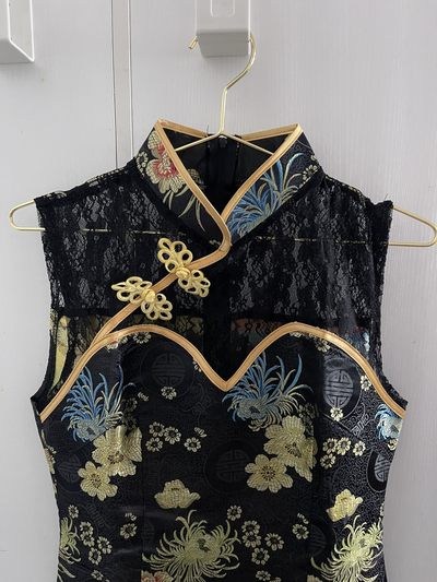 零元拍：真正顶级收藏品：波多野结衣旗袍主题套装，内含亲穿旗袍与内衣3件套+亲签拍立得3枚，共六件收藏品，该造型藏品仅一套，one of one，日本粉丝见面会发布产品，带产品说明发布日期等说明，仅此一套，错过没有，终极毕业收藏