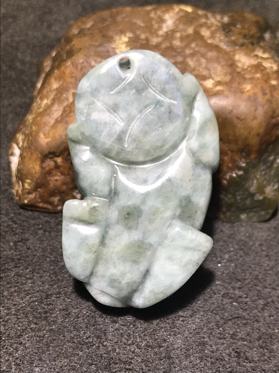 天然A货翡翠老油绿雕刻貔貅一个！