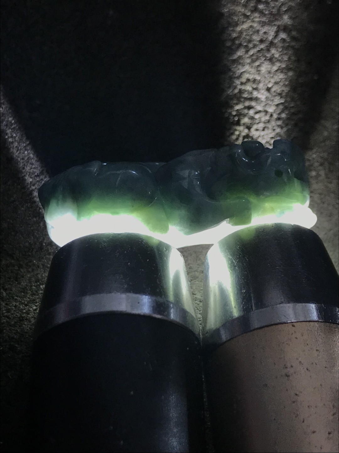 天然A货翡翠老油绿雕刻貔貅一个！