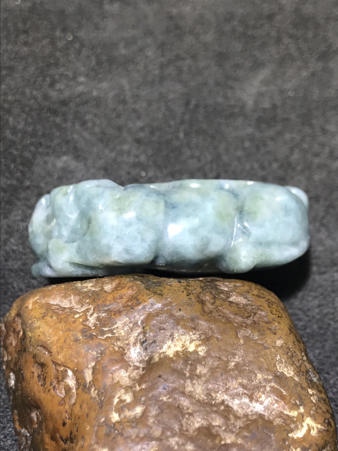 天然A货翡翠老油绿雕刻貔貅一个！