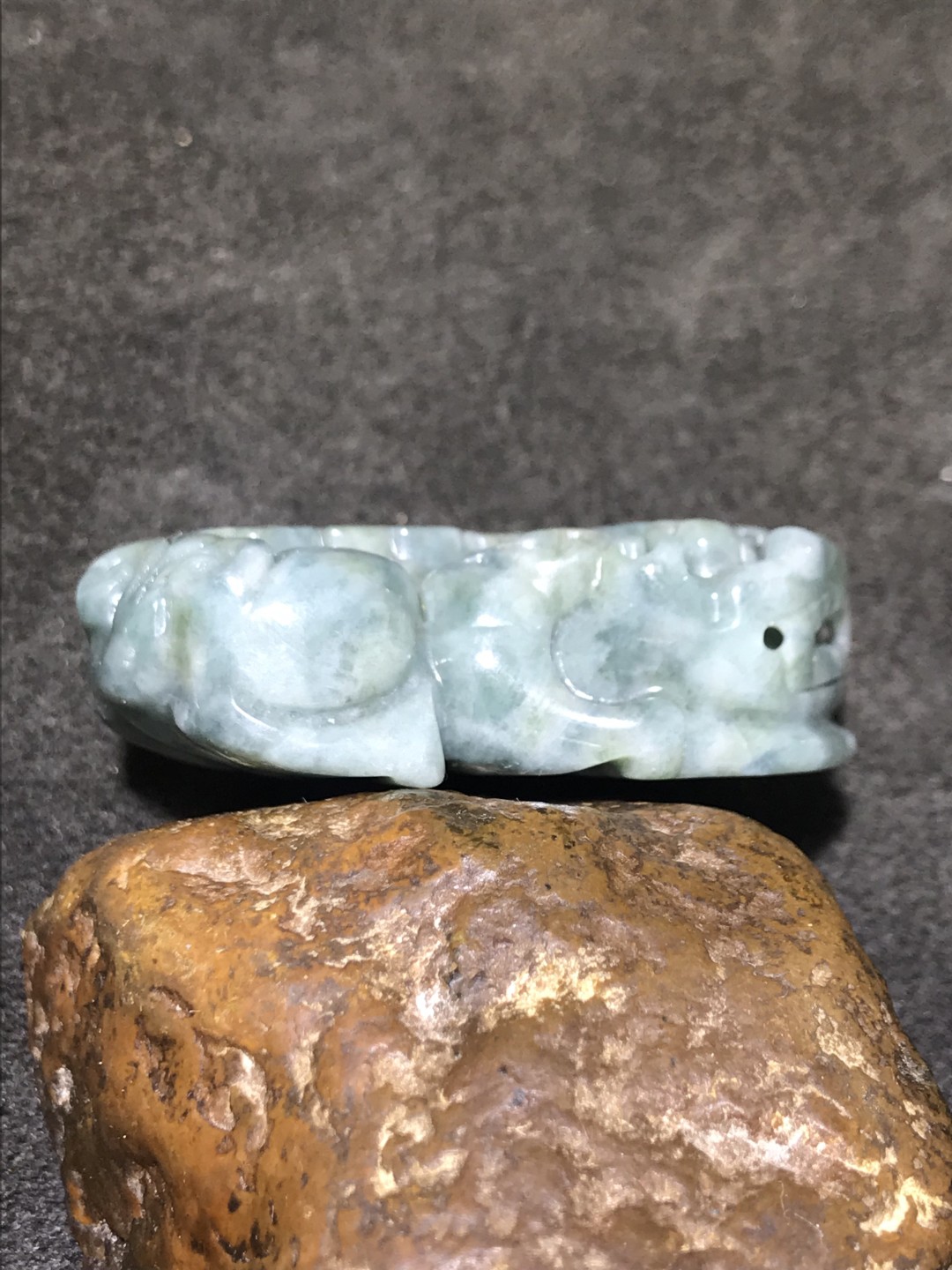 天然A货翡翠老油绿雕刻貔貅一个！