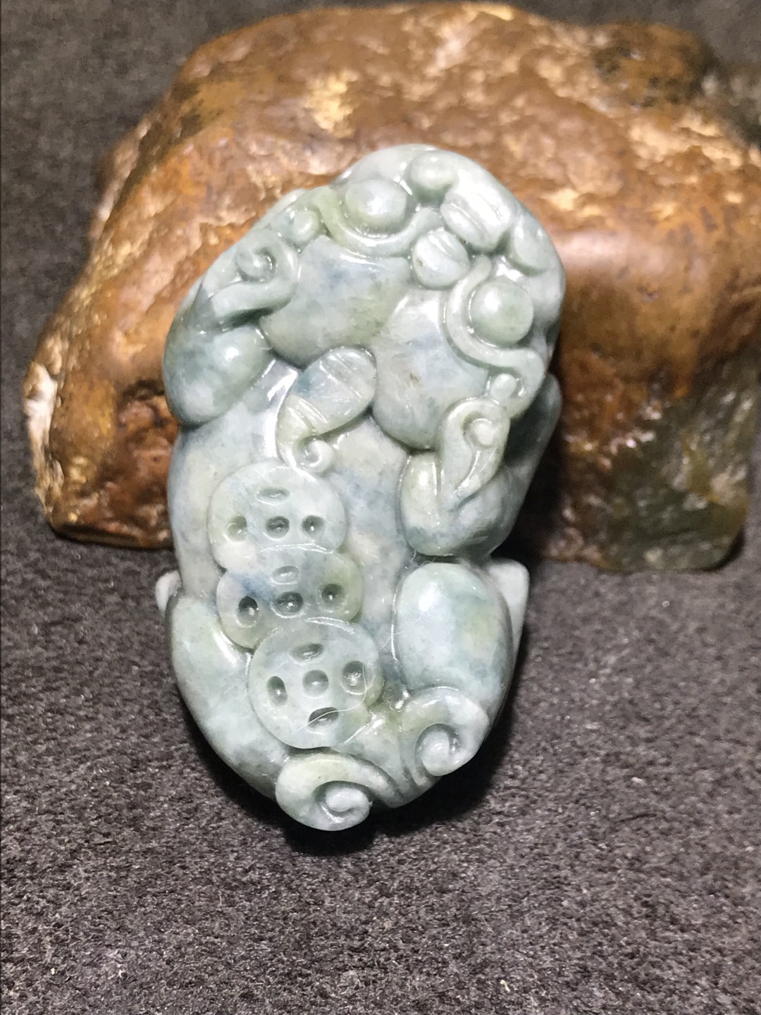 天然A货翡翠老油绿雕刻貔貅一个！
