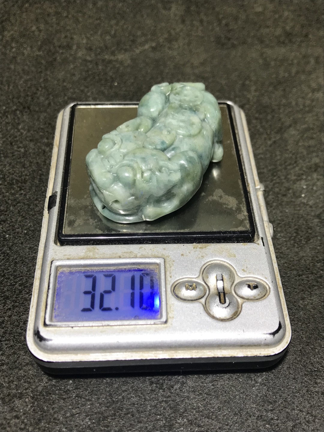 天然A货翡翠老油绿雕刻貔貅一个！