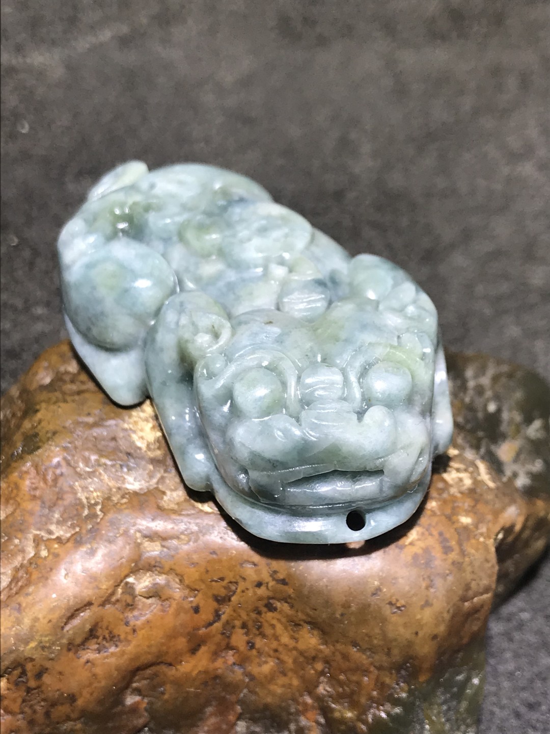 天然A货翡翠老油绿雕刻貔貅一个！
