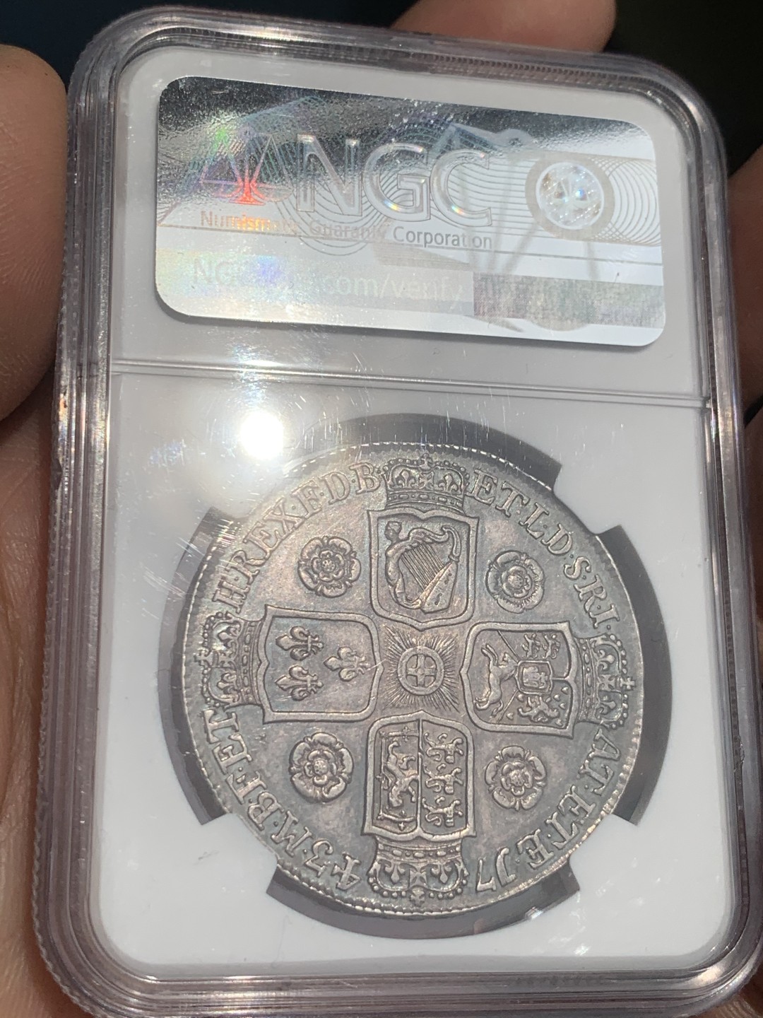 《竞宝斋》第44场-本周日，周一2场连拍（全场顺丰包邮） NGC-AU55 英国 1743年 1克朗银币 铁灰色包浆，细节上佳，乔治二世玫瑰克朗，汉诺威王朝早期克朗价格都不低
