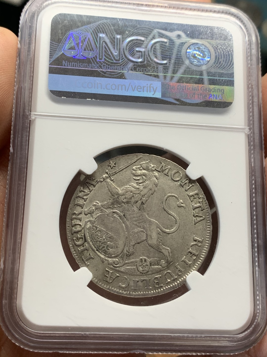 《竞宝斋》第44场-本周日，周一2场连拍（全场顺丰包邮） 1768年瑞士苏黎世景观1/2泰勒银币（小狮子持剑）NGC AU50 景观面、狮子细节都相当不易