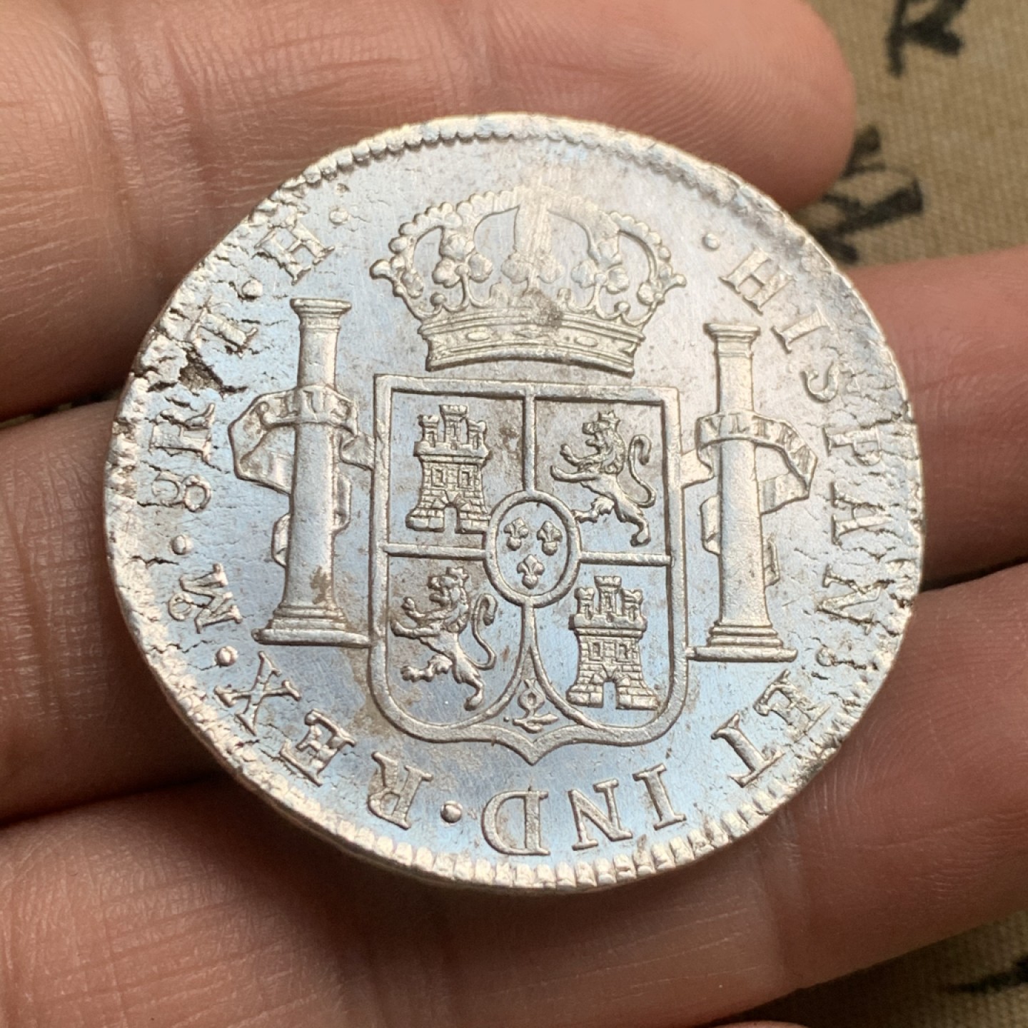 《竞宝斋》第44场-本周日，周一2场连拍（全场顺丰包邮） 墨西哥 1805年卡四8里亚尔双柱银币 双面深打