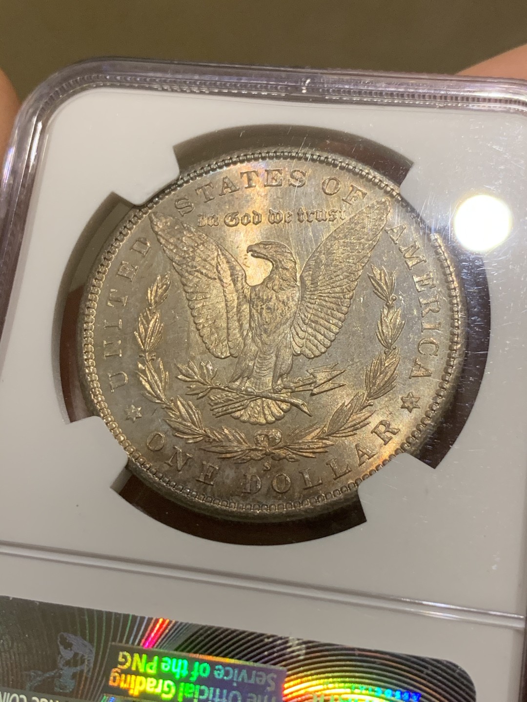 《竞宝斋》第44场-本周日，周一2场连拍（全场顺丰包邮） NGC-MS64 美国  1881年 摩根银币 原光五彩 镜面底板 非常漂亮