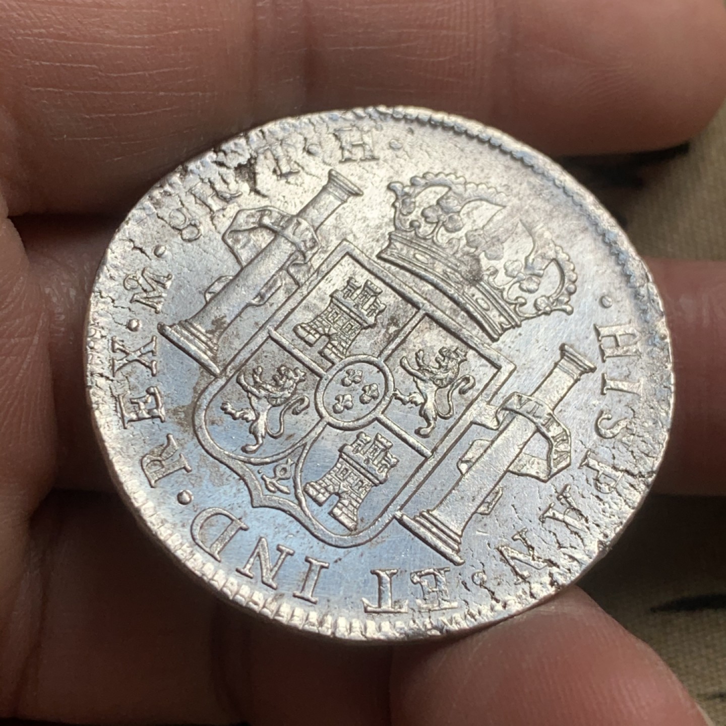 《竞宝斋》第44场-本周日，周一2场连拍（全场顺丰包邮） 墨西哥 1805年卡四8里亚尔双柱银币 双面深打