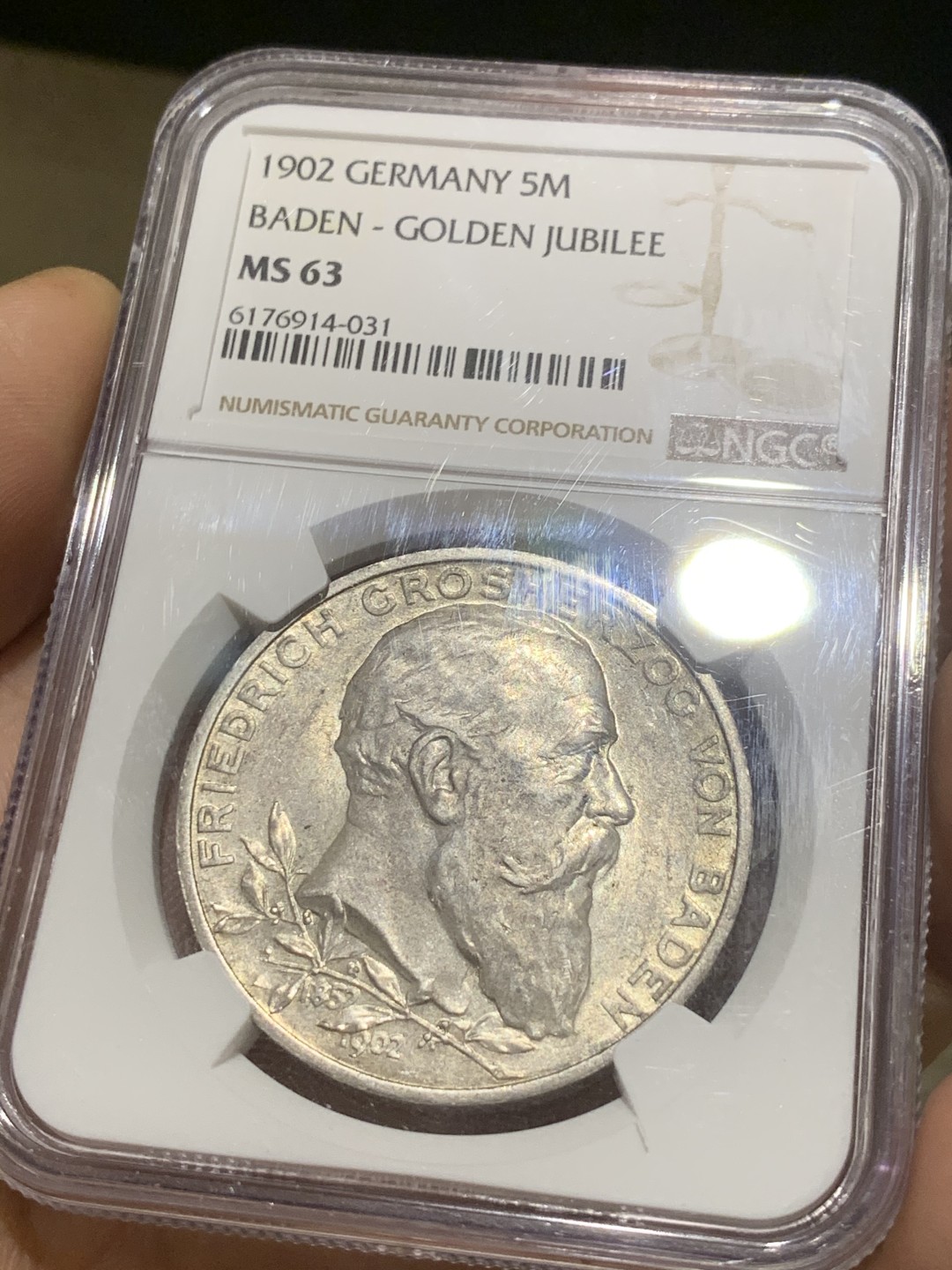 《竞宝斋》第44场-本周日，周一2场连拍（全场顺丰包邮） NGC MS63 德国巴登1902年 登基50周年 5马克 大银币 原味车轮光