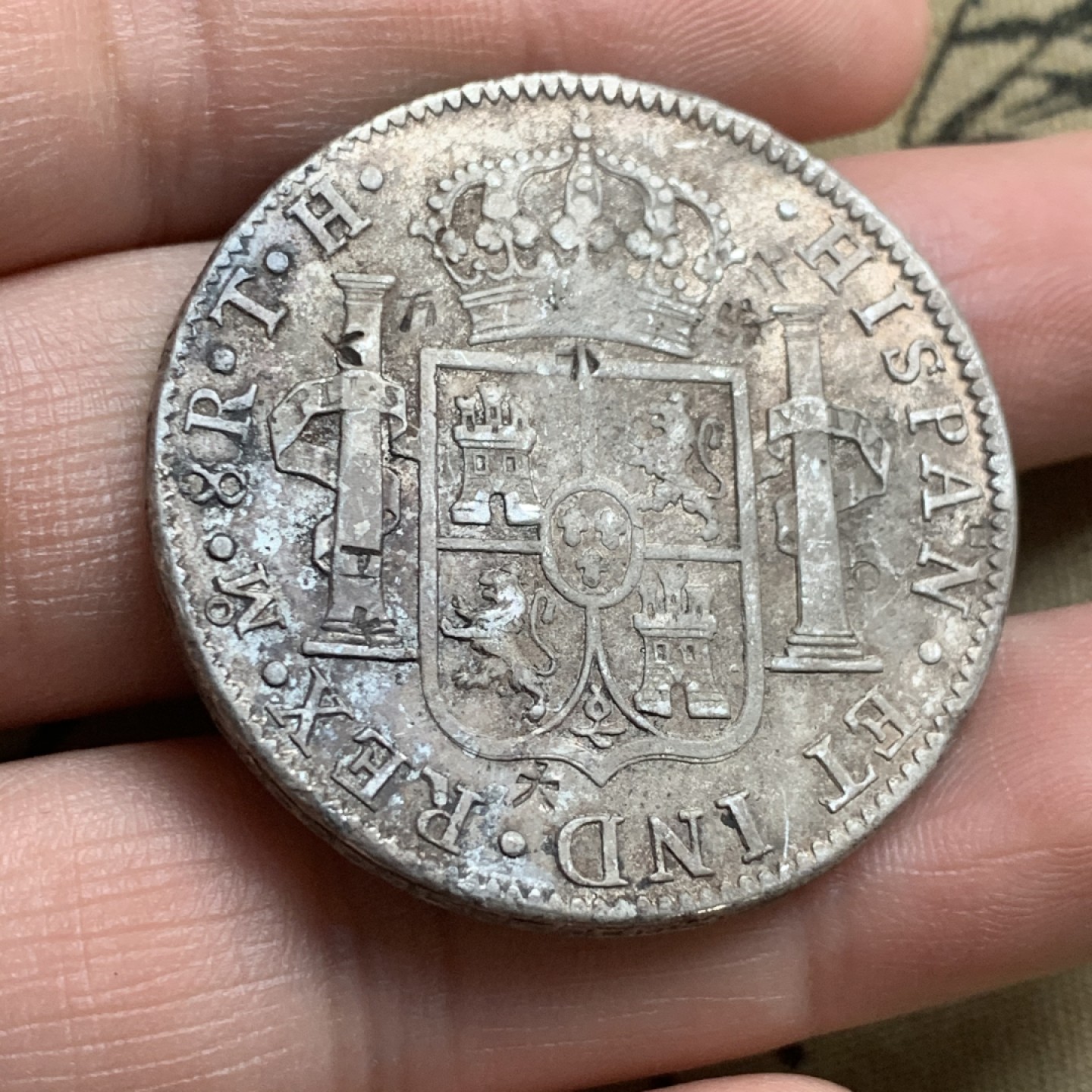 《竞宝斋》第44场-本周日，周一2场连拍（全场顺丰包邮） 墨西哥 1807年卡四8里亚尔双柱银币 双面深打带底光 戳记见图