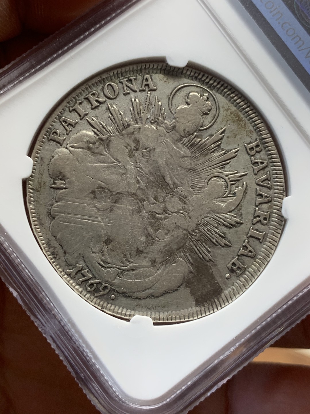 《竞宝斋》第44场-本周日，周一2场连拍（全场顺丰包邮） NGC-VF35 1769年 德国 巴伐利亚圣母抱婴 原味五彩老包浆