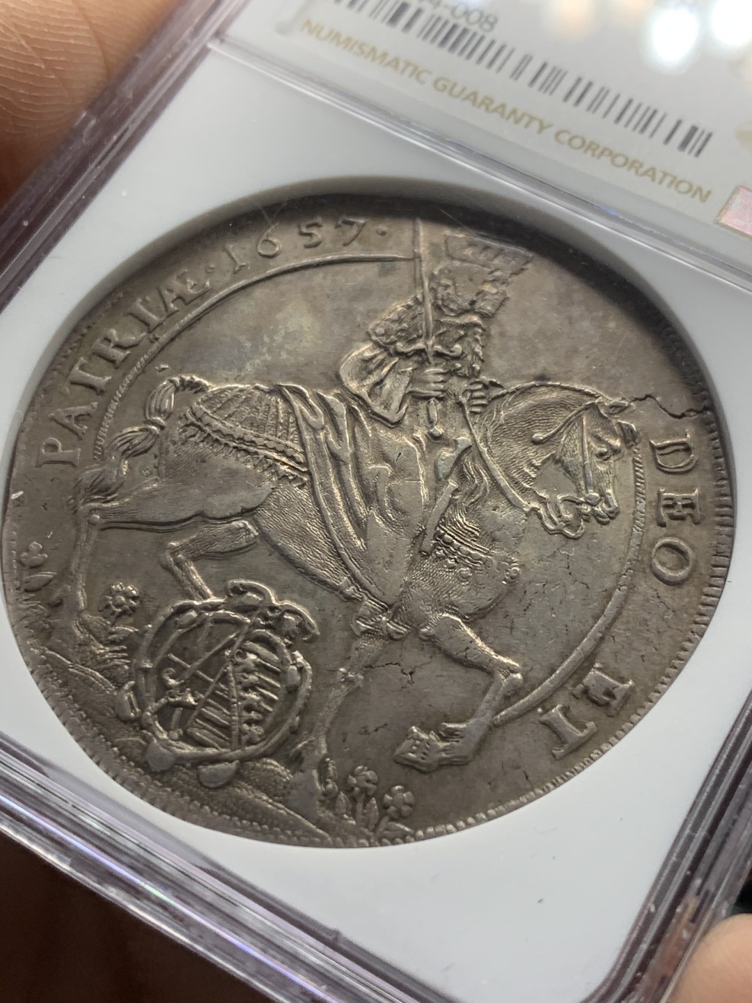 《竞宝斋》第44场-本周日，周一2场连拍（全场顺丰包邮） 第三名 NGC- AU53 德国萨克森1657年约翰乔治二世大泰勒银币 2021年HA- XF45分落槌价750美元 入盒出分一共4枚