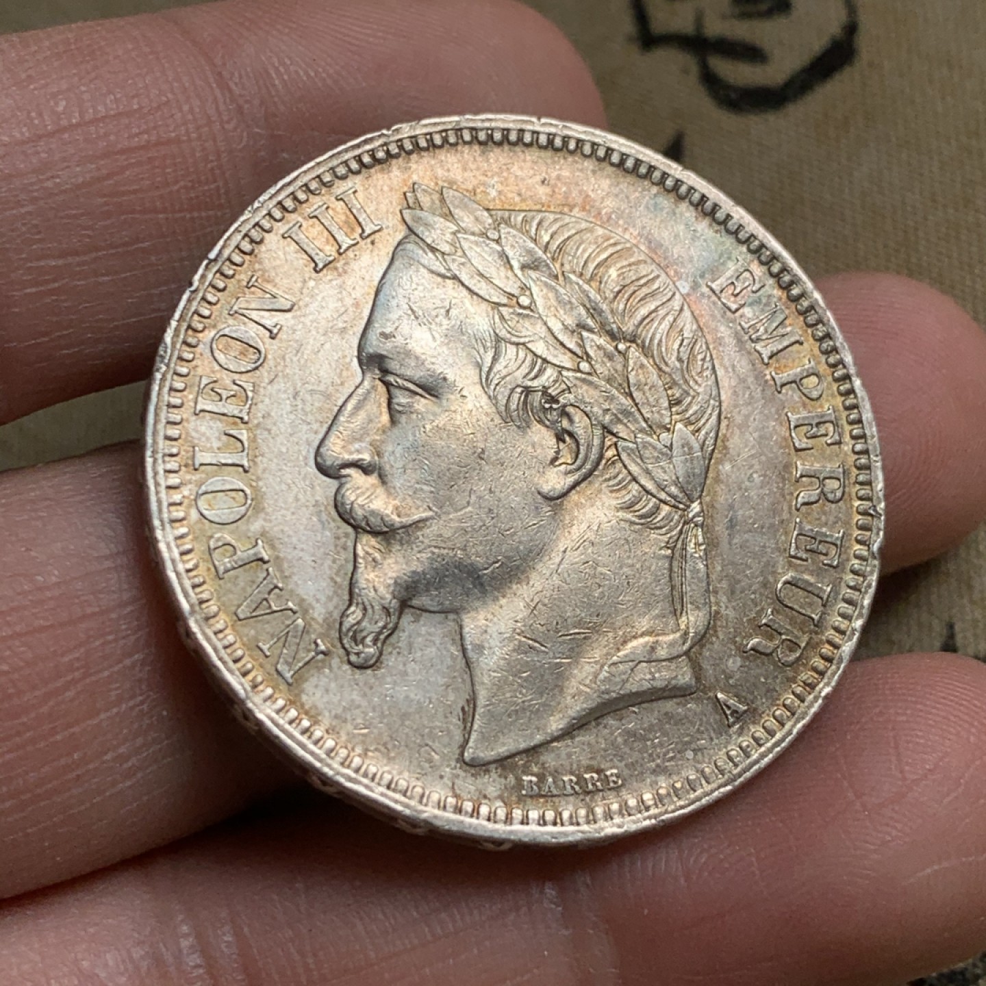 《竞宝斋》第44场-本周日，周一2场连拍（全场顺丰包邮） 法国 1868年拿三5法郎大银币 淡金彩好状态 看着舒服