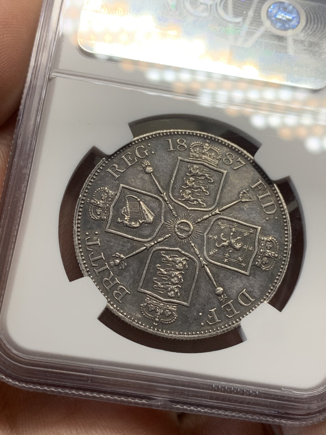 《竞宝斋》第44场-本周日，周一2场连拍（全场顺丰包邮） NGC严评 AUD1887英国维多利亚4S双弗罗林，昙花一现的面值（仅在1887-1890年间铸造，此后再未铸造发行），细节深峻，黑漆古包浆，年份日期阿拉伯数字1