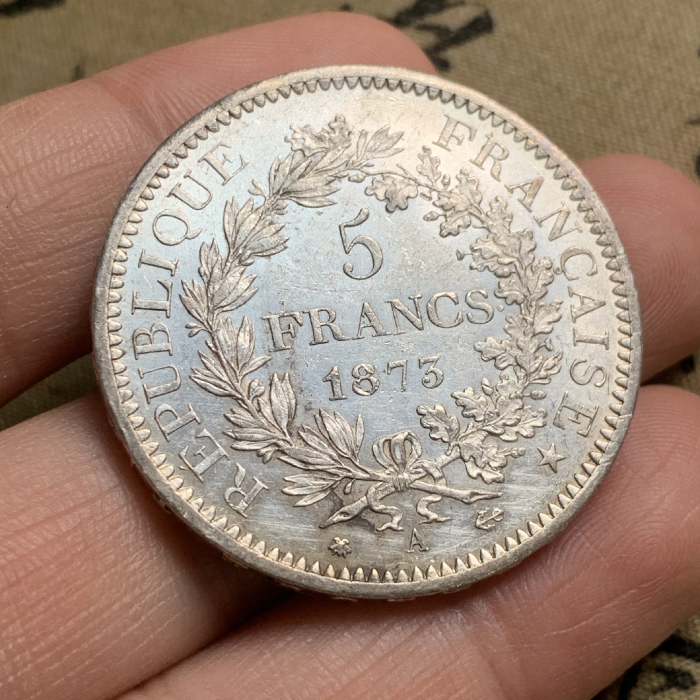 《竞宝斋》第44场-本周日，周一2场连拍（全场顺丰包邮） 法国 1873年大力神5法郎大银币 带光金彩好状态 高点都在UNC品相