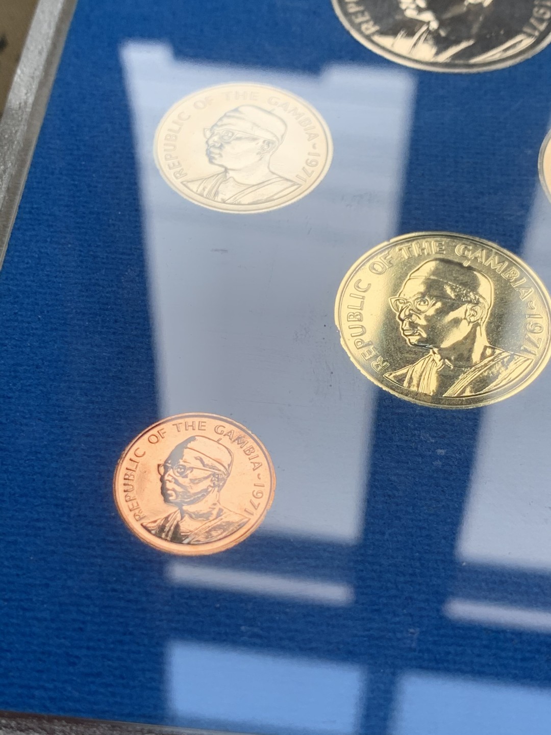 《竞宝斋》第44场-本周日，周一2场连拍（全场顺丰包邮） 1971年 冈比亚 6枚套 精致币