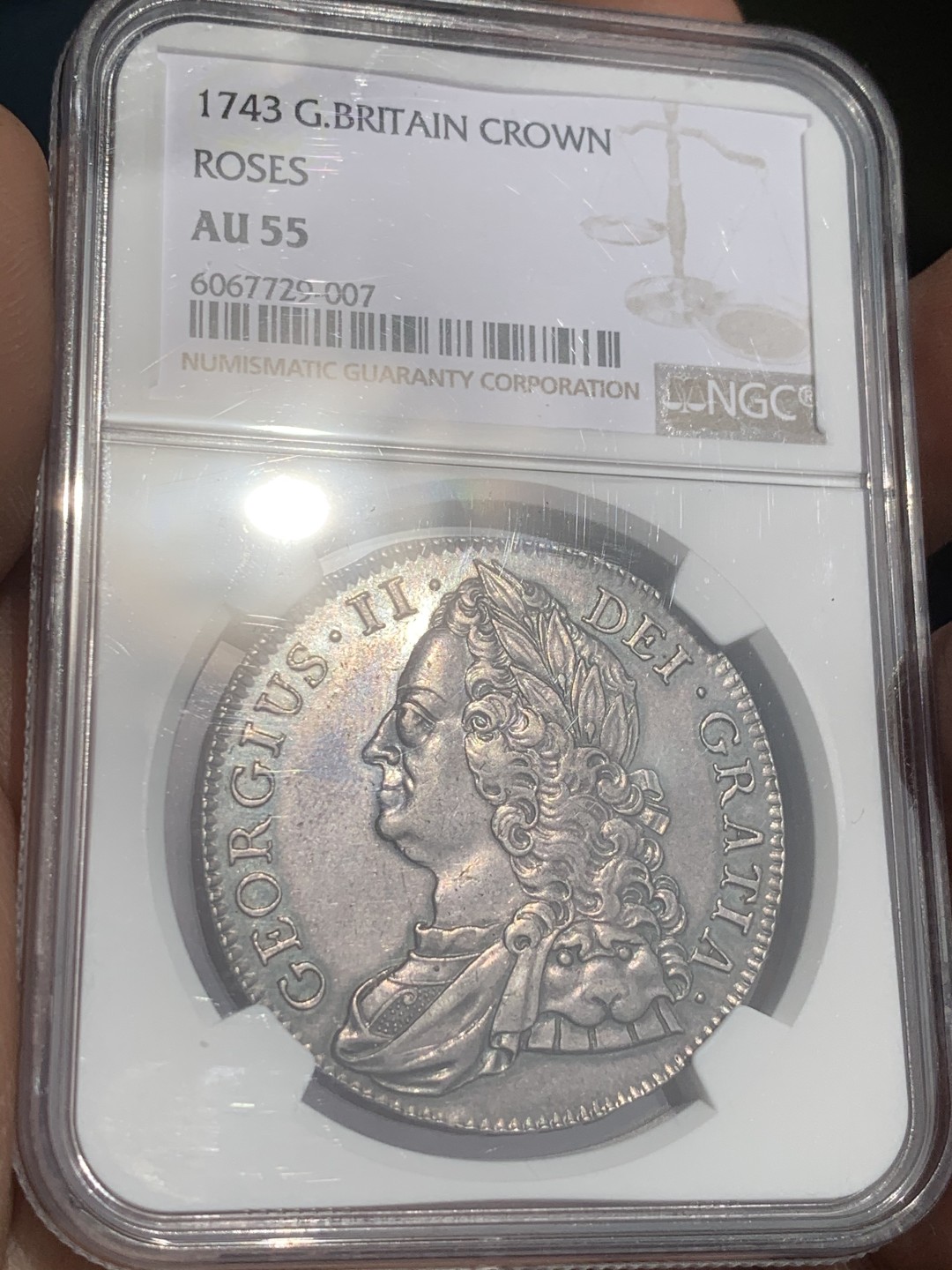 《竞宝斋》第44场-本周日，周一2场连拍（全场顺丰包邮） NGC-AU55 英国 1743年 1克朗银币 铁灰色包浆，细节上佳，乔治二世玫瑰克朗，汉诺威王朝早期克朗价格都不低