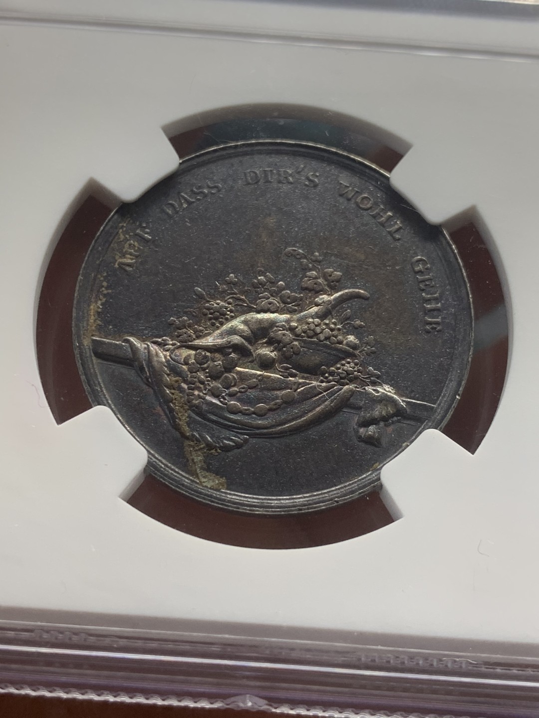 《竞宝斋》第44场-本周日，周一2场连拍（全场顺丰包邮） NGC AU50 德国 19世纪初儿童教育纪念银章 双面黑色包浆 双面带金彩，真正的黑金，LOOS作品，高浮雕