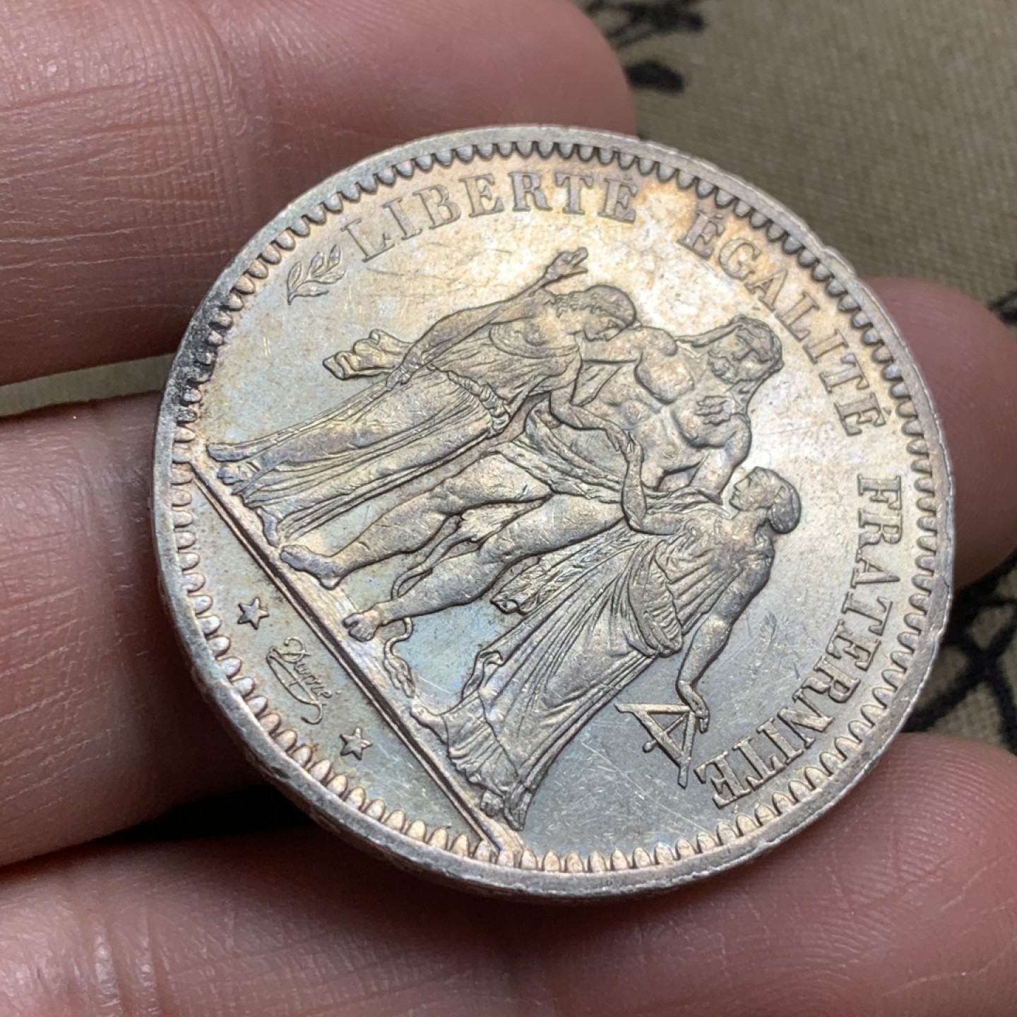 《竞宝斋》第44场-本周日，周一2场连拍（全场顺丰包邮） 法国 1873年大力神5法郎大银币 带光金彩好状态 高点都在UNC品相