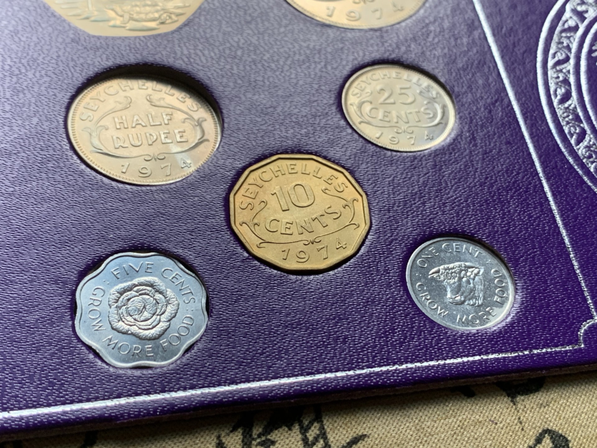 《竞宝斋》第44场-本周日，周一2场连拍（全场顺丰包邮） 1974年 塞舌尔 伊丽莎白二世 7枚套 