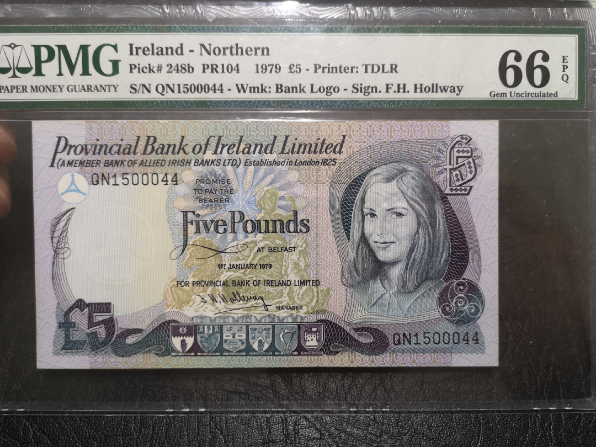 《外钞收藏家》第一百七十三期拍卖 1979年北爱尔兰5镑 PMG66 靓号