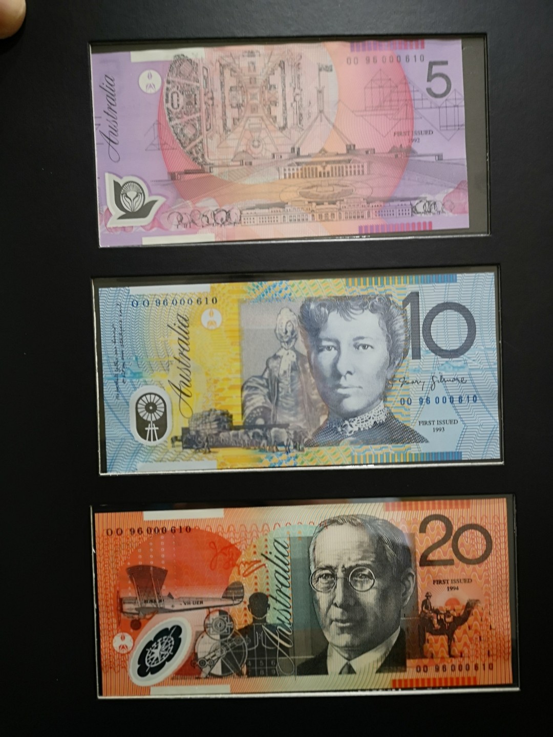 《外钞收藏家》第一百七十三期拍卖 1996年澳大利亚 首发年份 全同号塑料钞一套 超精美册子 