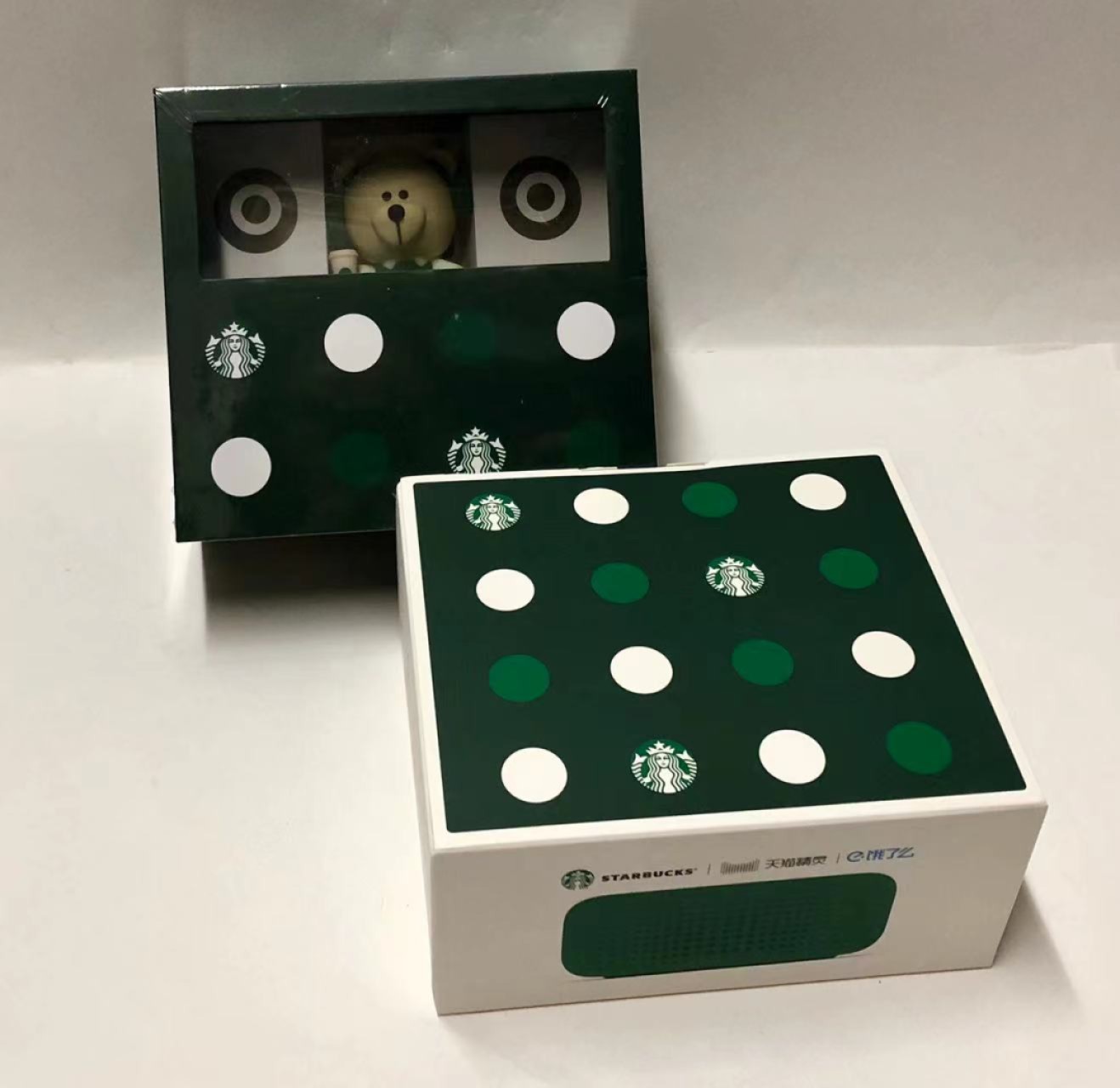 零元拍：星巴克原品全新天猫精灵音箱。
