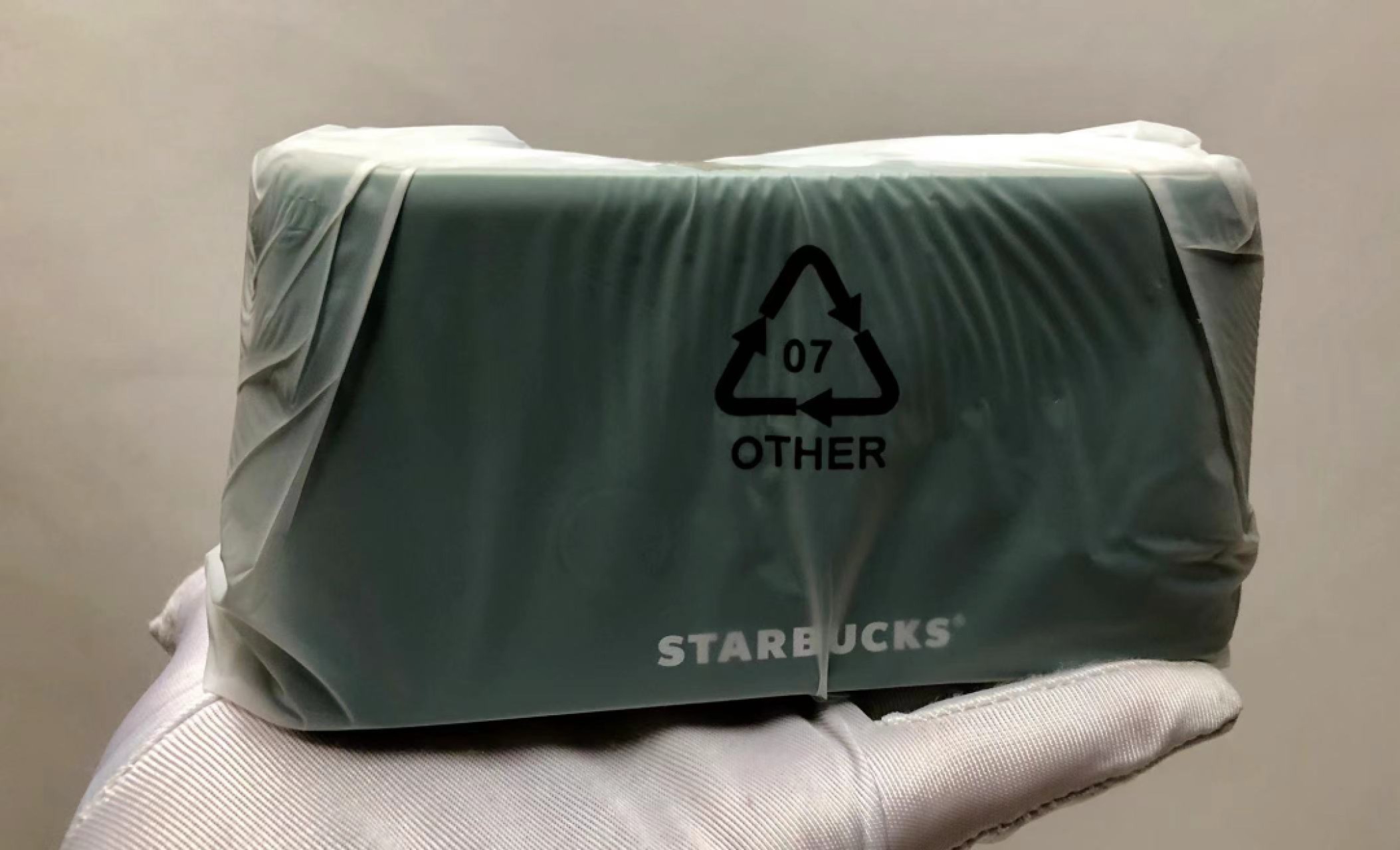 零元拍：星巴克原品全新天猫精灵音箱。