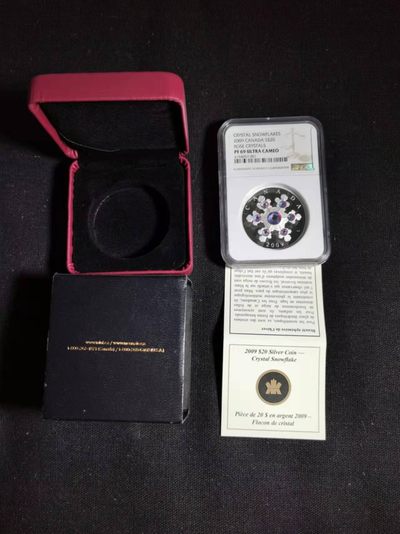 刘世昌艺术品销售中心～虎踞龙蟠*金杨在线联拍群第310期 - 加拿大2009年“雪花”20元施华洛世奇水晶镶嵌精制纪念银币（NGC PF69 串号：6154057-001）1枚，原盒证。此币荣获当年世界硬币大奖赛～“最佳银币”奖。