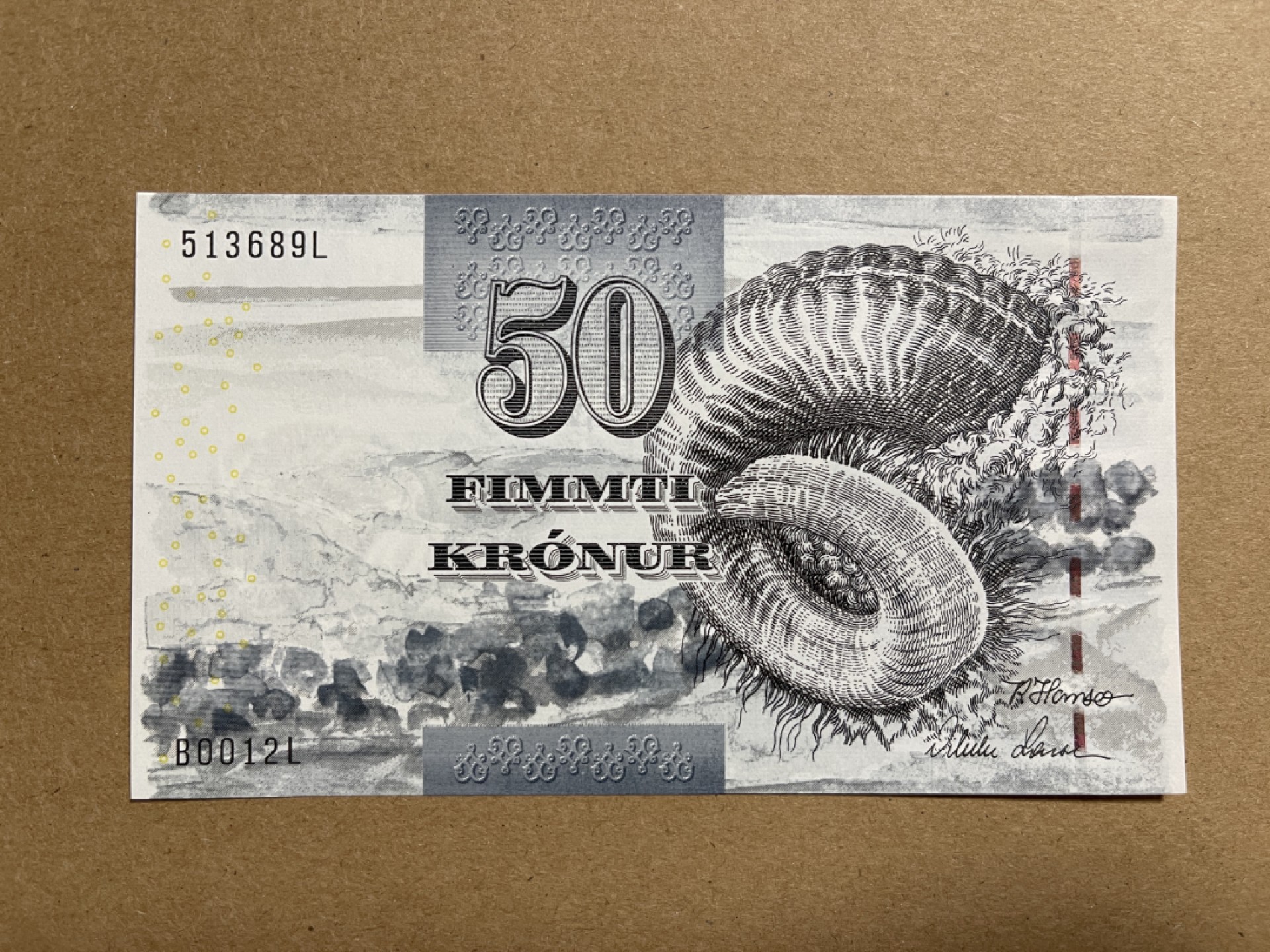 《张总收藏》54期——外币小精品场 法罗群岛50克朗 UNC 2001年初版 细安全线