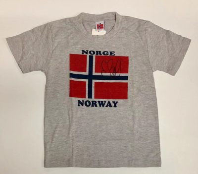 零元拍：挪威🇳🇴儿基会圣诞礼物，国家旗帜多特蒙德队锋霸未来世一锋哈兰德亲笔签名童装T恤 - 零元拍：挪威🇳🇴儿基会圣诞礼物，国家旗帜多特蒙德队锋霸未来世一锋哈兰德亲笔签名童装T恤
