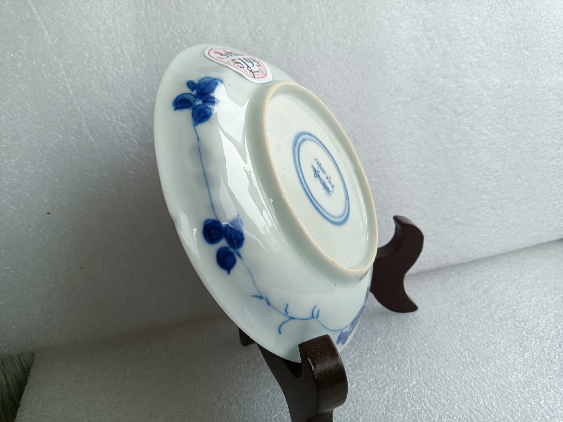 清康熙青花仕女赏花纹小盘