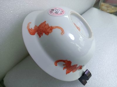 清道光-矾红绿彩鱼藻纹卧足碗 - 清道光-矾红绿彩鱼藻纹卧足碗