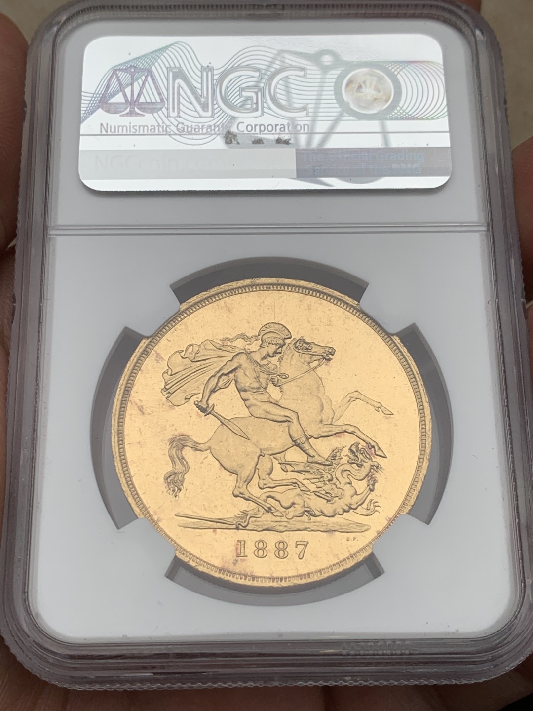 NGC-UNC 英国 1887年 维多利亚 高冠 马剑 5镑 大金币 40克 高点具在，细节非常的优秀