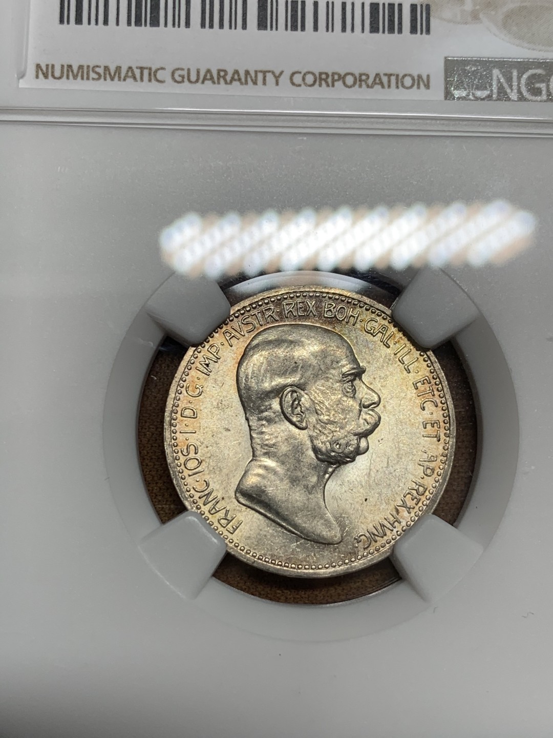 《竞宝斋》第46场-本周日，周一2场连拍（全场顺丰包邮） NGC MS63 淡彩车轮光奥地利1908年60周年建国纪念银币