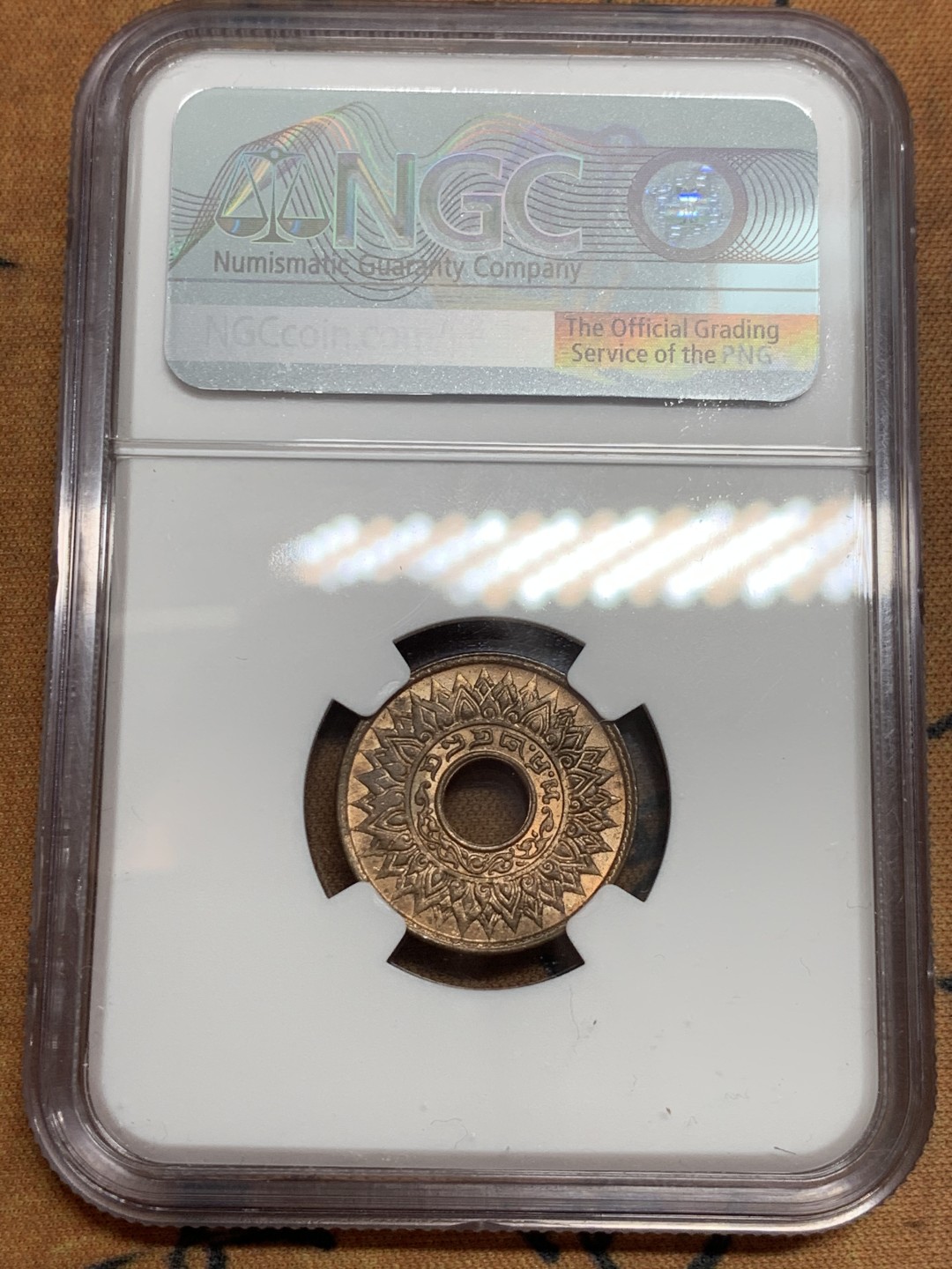 《竞宝斋》第46场-本周日，周一2场连拍（全场顺丰包邮） NGC MS64RB 泰国1941年1萨当铜币