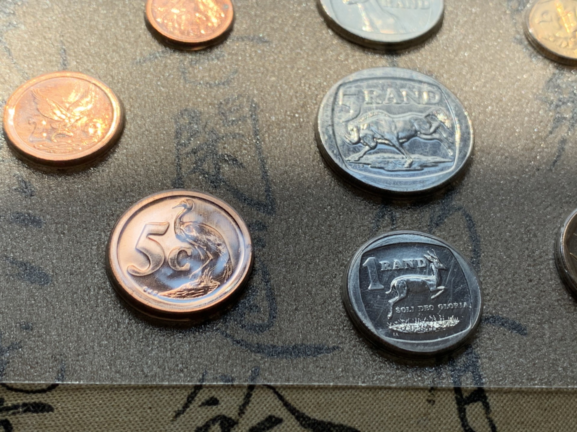 《竞宝斋》第46场-本周日，周一2场连拍（全场顺丰包邮） 南非1996年清年份原封9枚套币BU 1分-5兰特