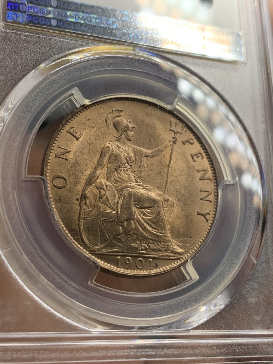 《竞宝斋》第46场-本周日，周一2场连拍（全场顺丰包邮） PCGS-MS63RD 英国 1901年 1便士 极少见RD原铜光 车轮光非常棒 老维披纱末年收藏级