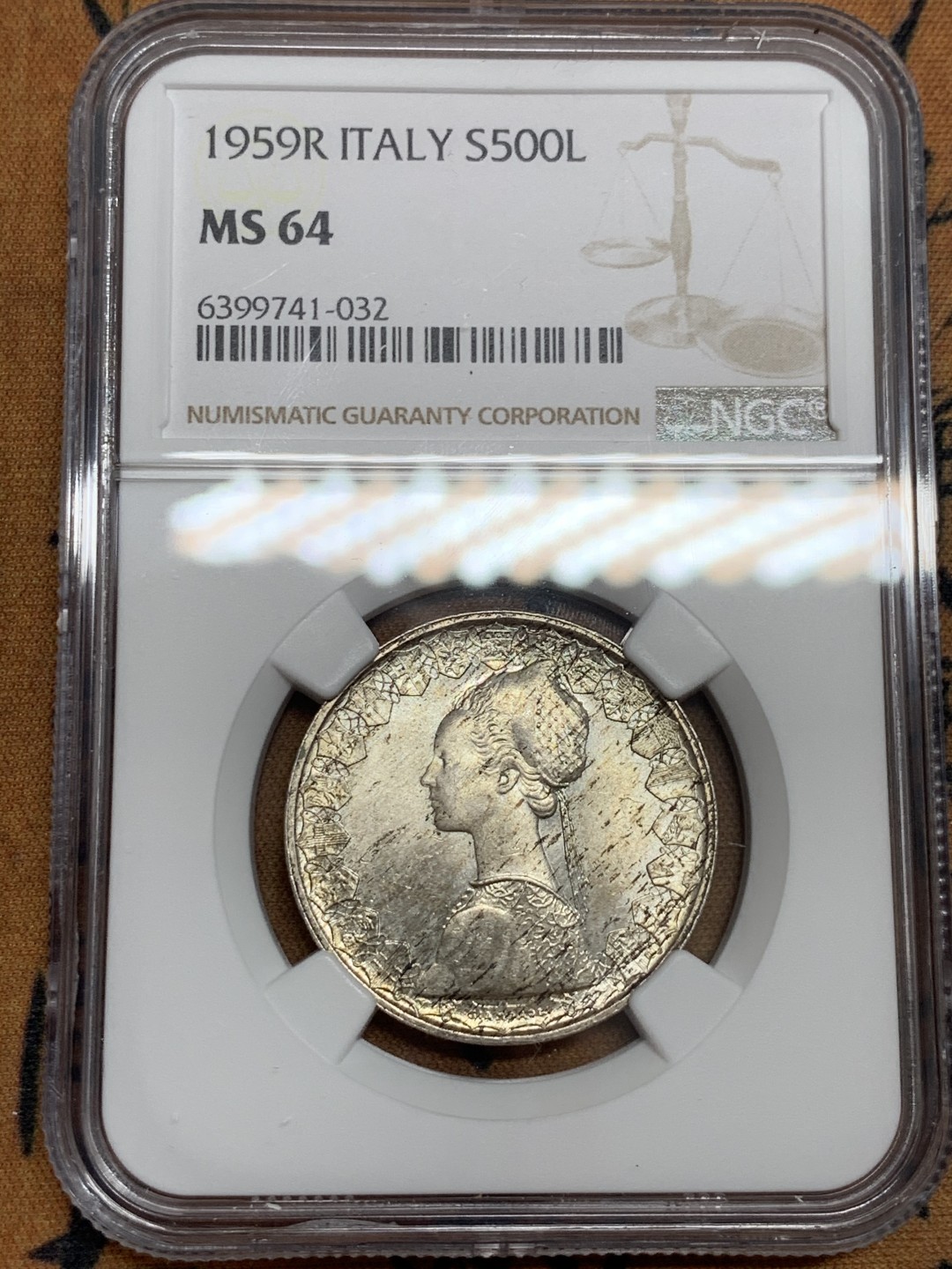 《竞宝斋》第46场-本周日，周一2场连拍（全场顺丰包邮） NGC MS64 意大利1959年帆船女神500里拉银币