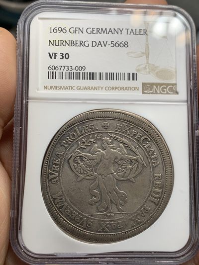 《竞宝斋》第46场-本周日，周一2场连拍（全场顺丰包邮） - 1696年 德国 纽伦堡 天使和城市景观泰勒 NGC VF30 少见品种，少见好品