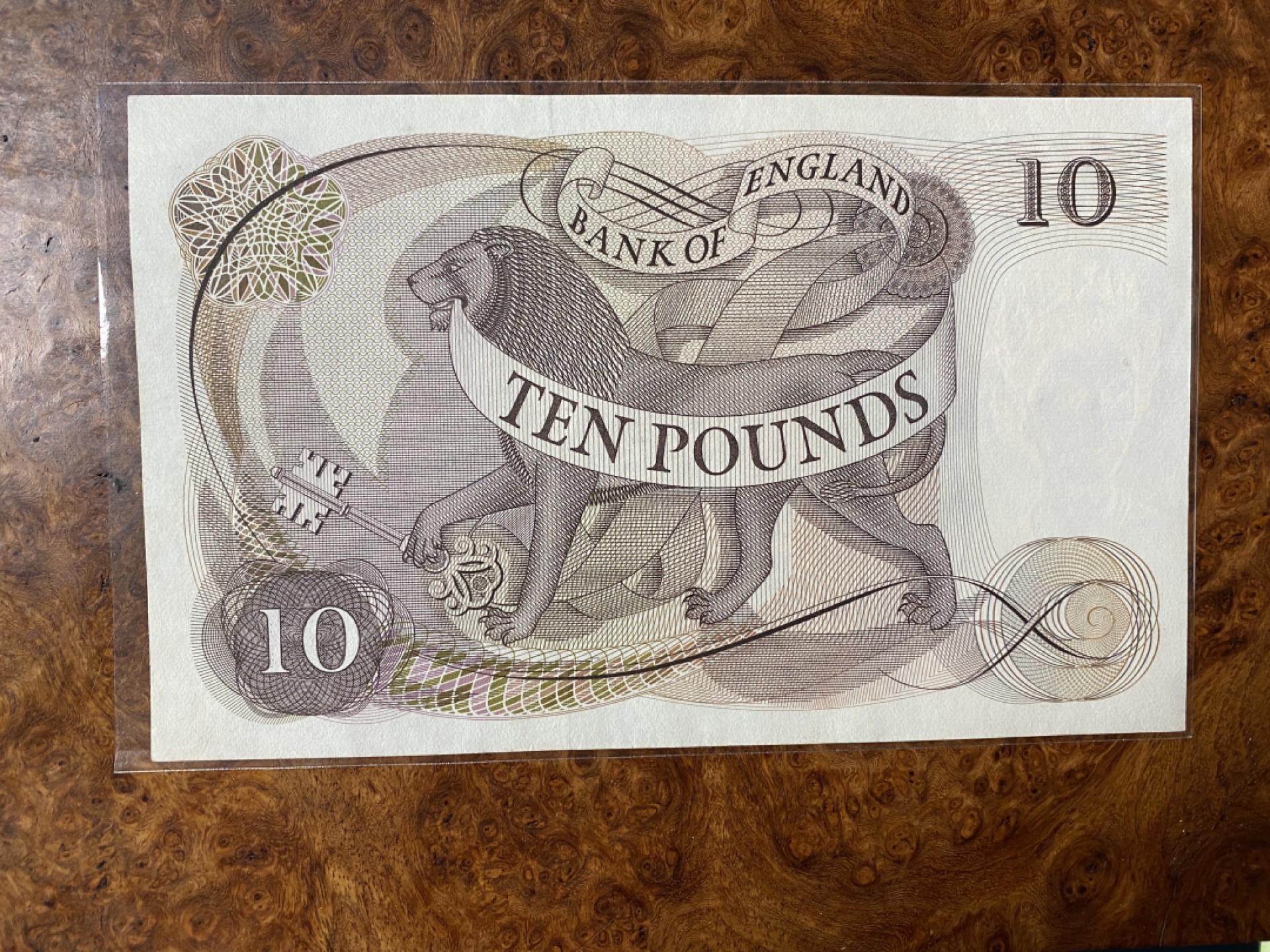 Chase Auction 第6期- - 中外纸币、硬币、民国钞联拍！ 英国C序列10英镑，unc-！品相如图！