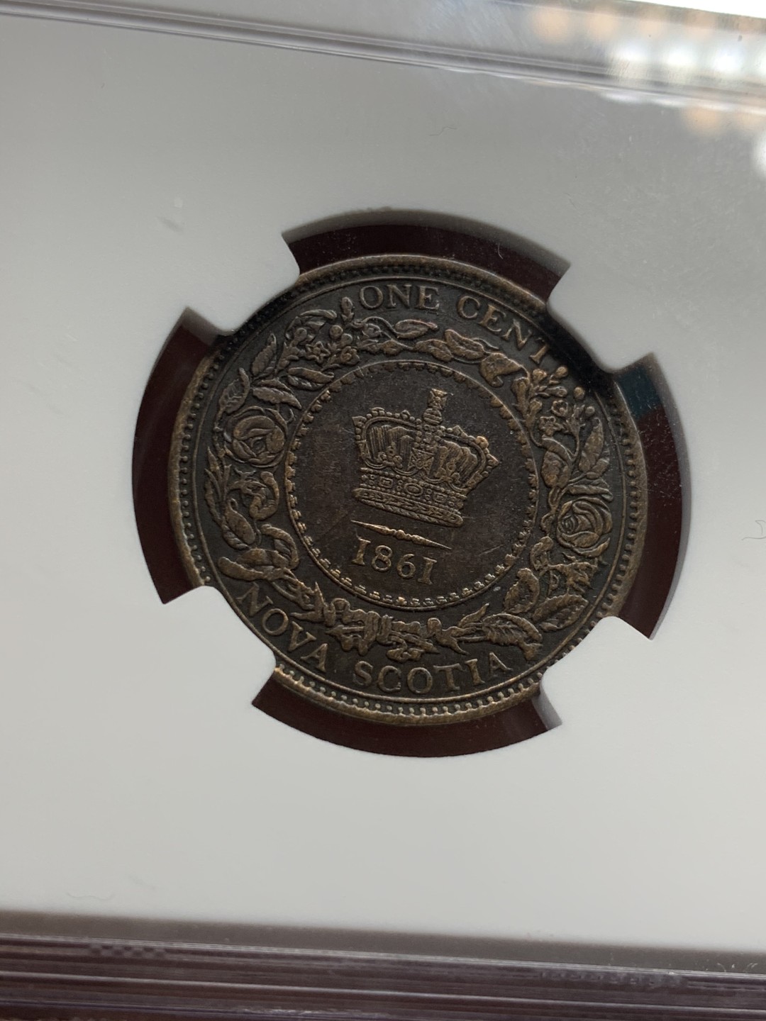 《竞宝斋》第46场-本周日，周一2场连拍（全场顺丰包邮） NGC 评级 美品老包浆 1861年 新斯科舍 壹分铜币 少见品种