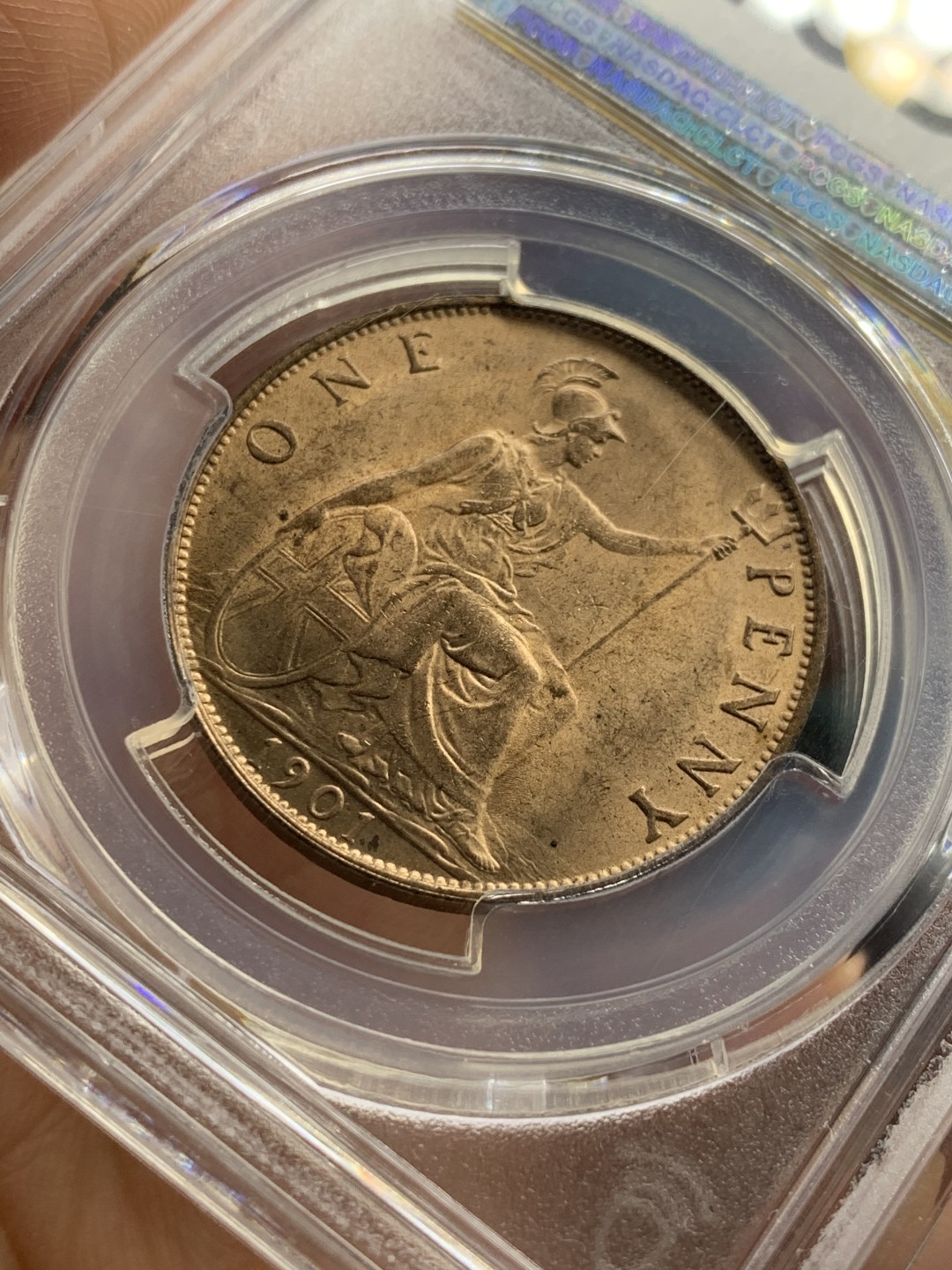 《竞宝斋》第46场-本周日，周一2场连拍（全场顺丰包邮） PCGS-MS63RD 英国 1901年 1便士 极少见RD原铜光 车轮光非常棒 老维披纱末年收藏级