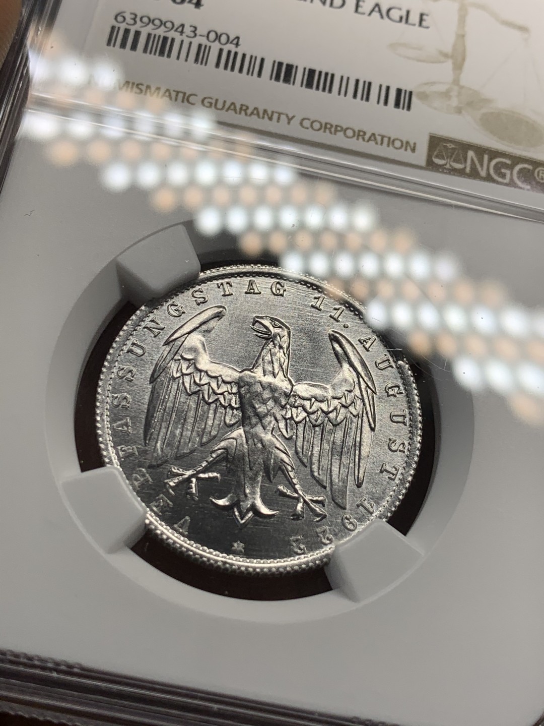 《竞宝斋》第46场-本周日，周一2场连拍（全场顺丰包邮） NGC-魏玛3马克铝币高分一对 1922A的MS64 1922J的MS65 铸纹清晰 光度完美